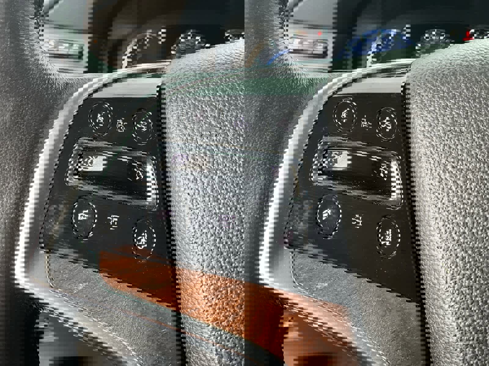 Used 2016 Cadillac Escalade ESV Premium image 30