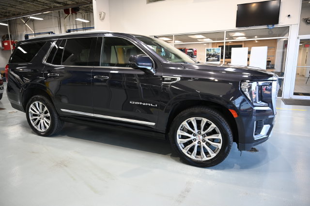 Used 2023 GMC Yukon Denali w/ LPO, Floor Liner Package AWD/4WD image 4
