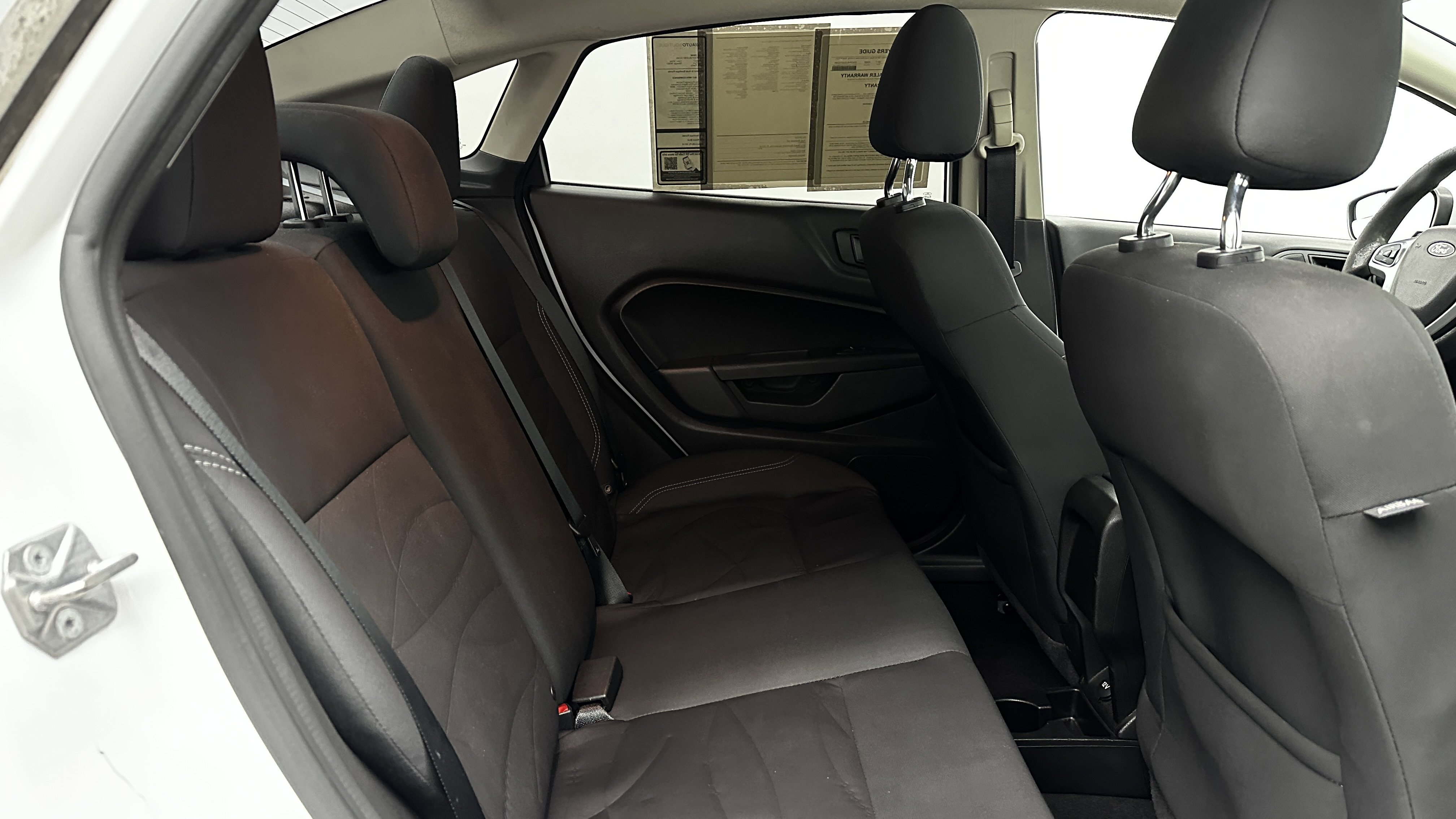 Used 2017 Ford Fiesta SE image 28