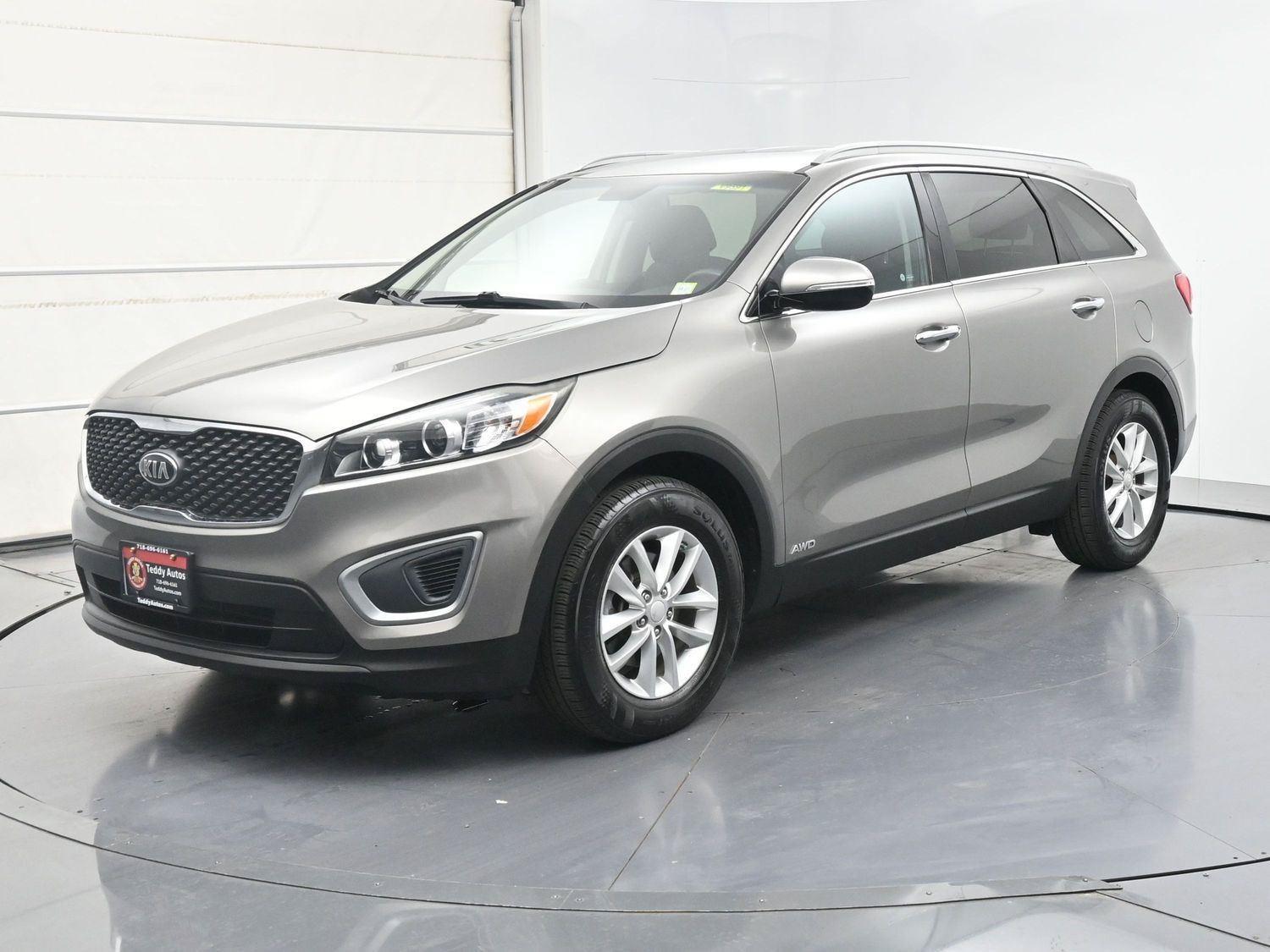 Used 2017 Kia Sorento AWD w/ LX Convenience Package