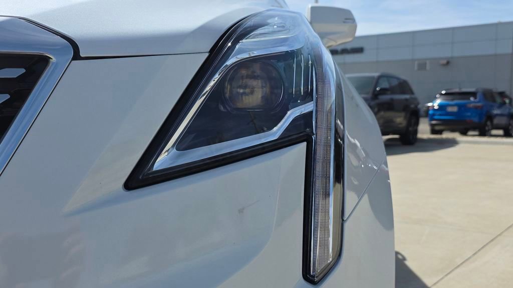 Used 2025 Cadillac XT5 Premium Luxury image 9