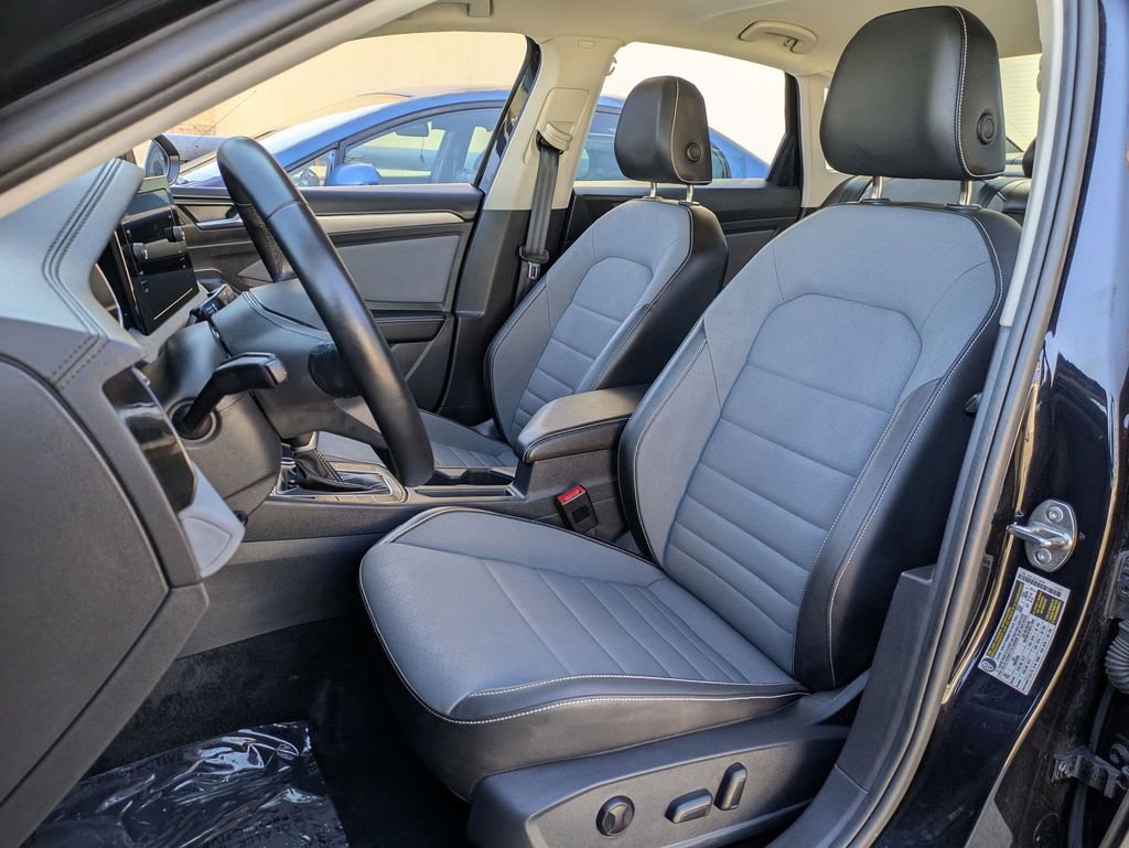 Used 2025 Volkswagen Jetta SE image 23