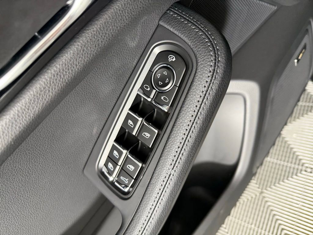 New 2026 Porsche Macan image 26