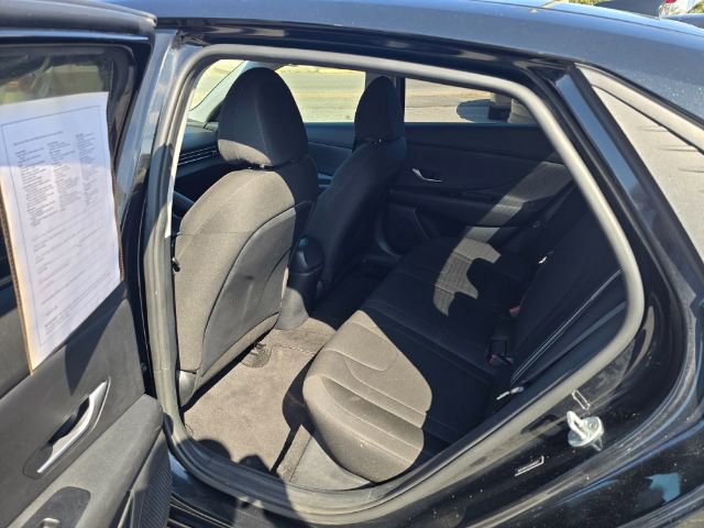 Used 2021 Hyundai Elantra SEL image 10