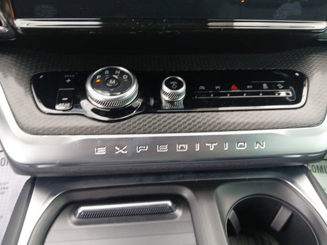 New 2025 Ford Expedition Platinum w/ Stealth Performance Package AWD/4WD image 18