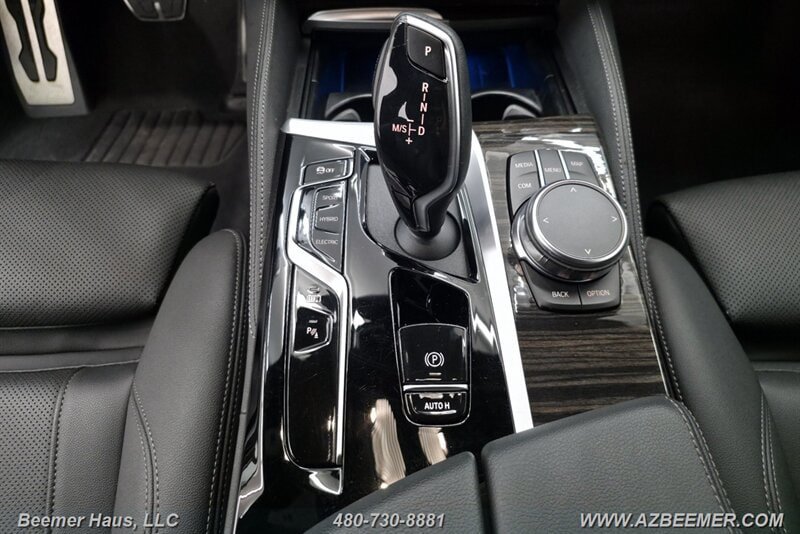 Used 2023 BMW 530e w/ M Sport Package RWD image 31