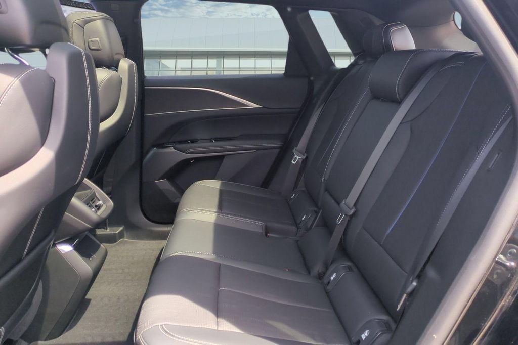 Certified 2024 Cadillac Lyriq Sport RWD image 28