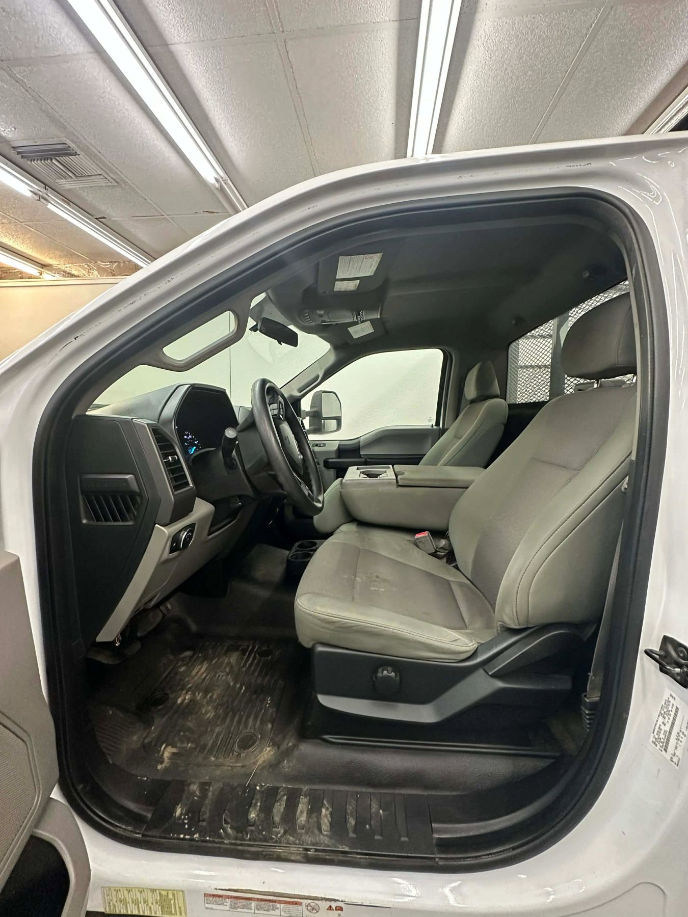 Used 2018 Ford F550 2WD Regular Cab Super Duty w/ Power Equipment Group image 23