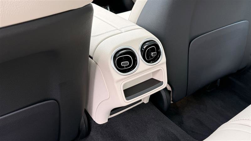 Used 2024 Mercedes-Benz C 300 Sedan image 17