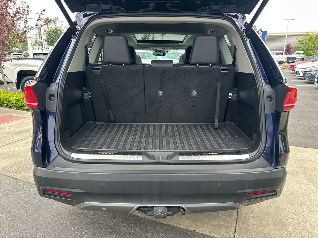 Certified 2024 Toyota Grand Highlander AWD image 28