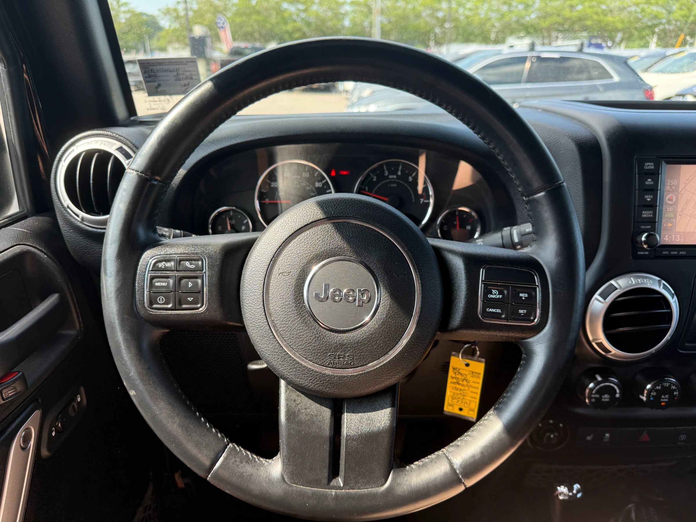 Used 2015 Jeep Wrangler Rubicon w/ Power Convenience Group AWD/4WD image 19