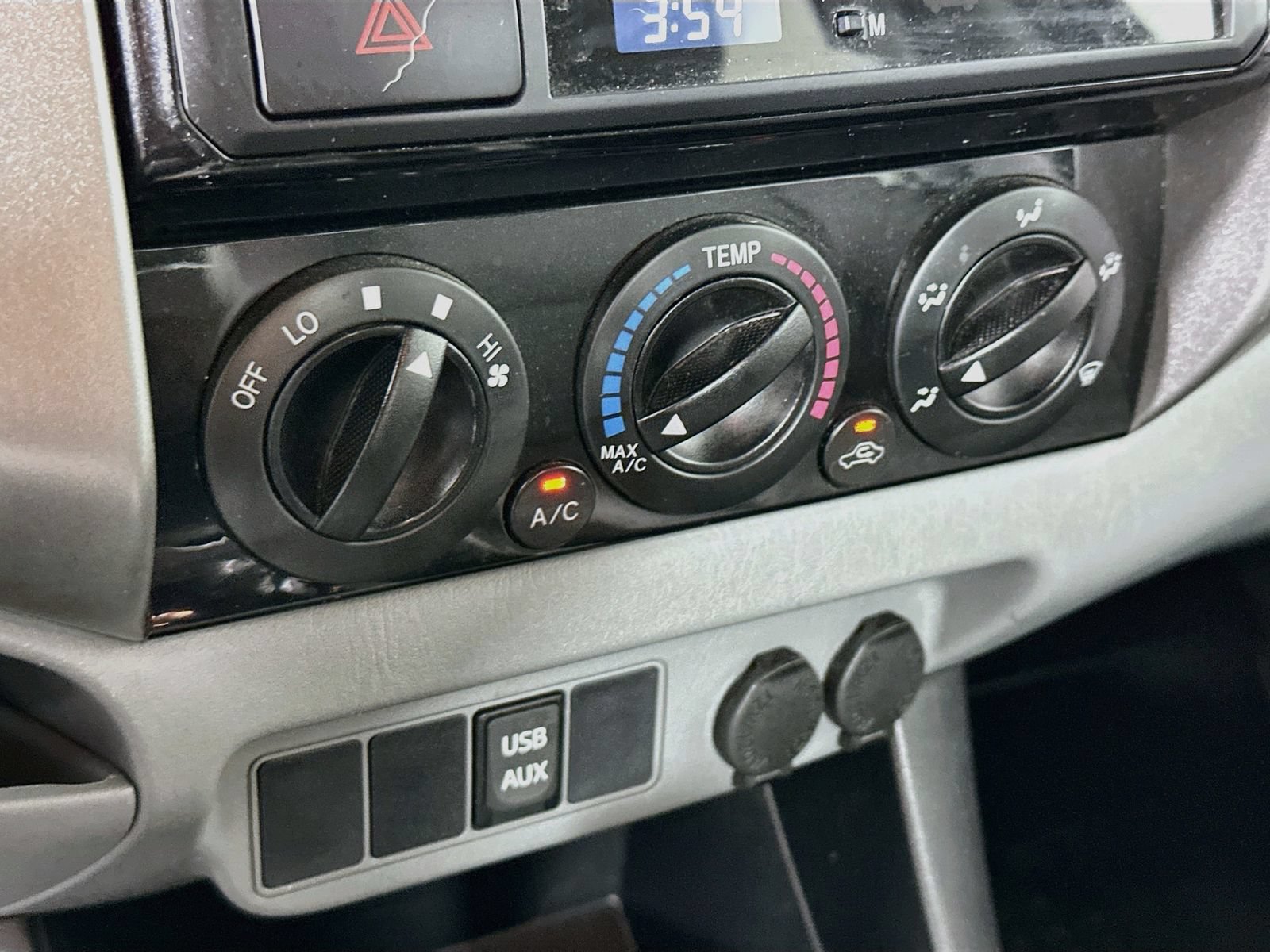 Used 2014 Toyota Tacoma PreRunner w/ SR5 Package RWD image 16