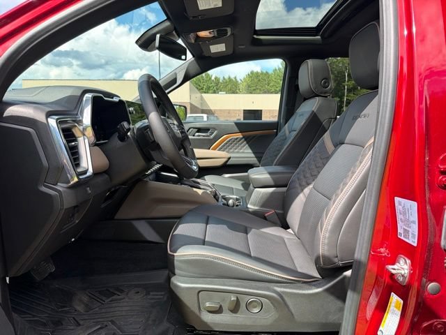 Used 2025 GMC Canyon Denali AWD/4WD image 18