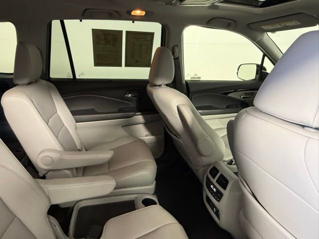 Used 2020 Honda Pilot Elite image 45