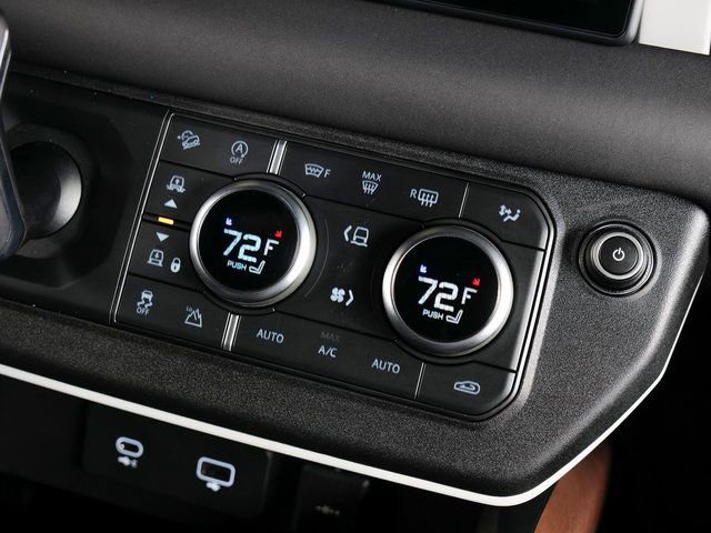 Used 2024 Land Rover Defender 110 SE AWD/4WD image 19