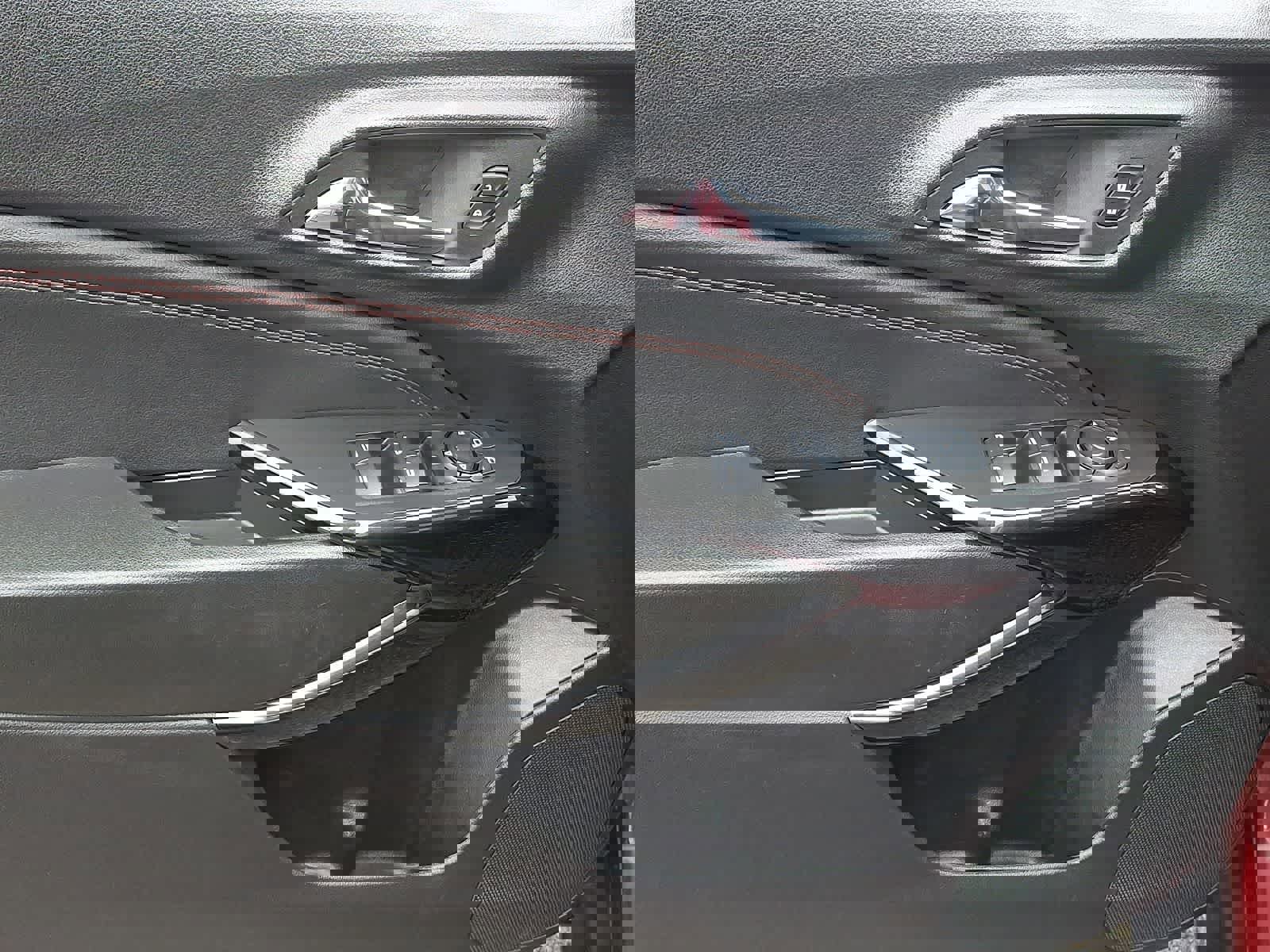 Used 2024 Chevrolet Trax RS w/ Sunroof Package image 13