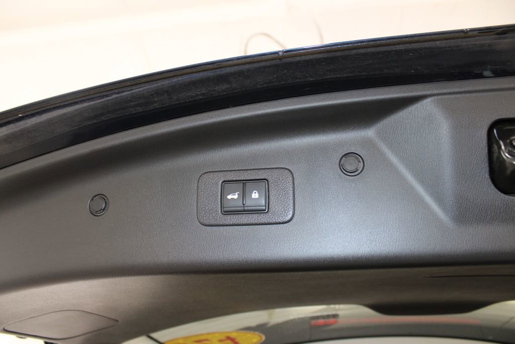 Used 2024 Nissan Armada SL w/ Captain's Chairs Package image 42