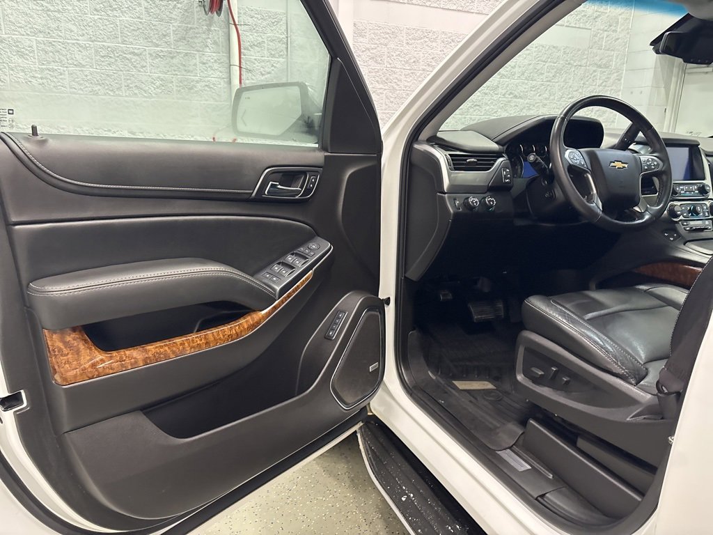 Used 2017 Chevrolet Suburban Premier image 12