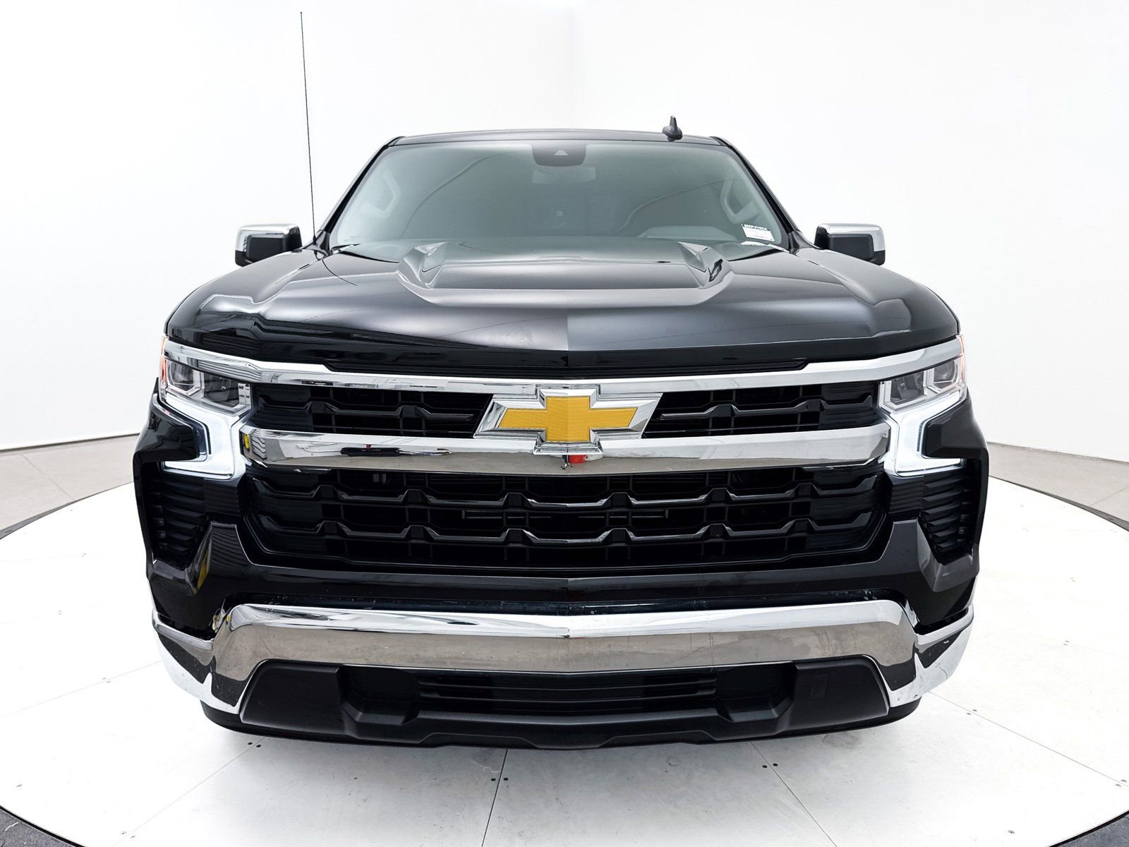 Used 2025 Chevrolet Silverado 1500 LT w/ Convenience Package II image 13