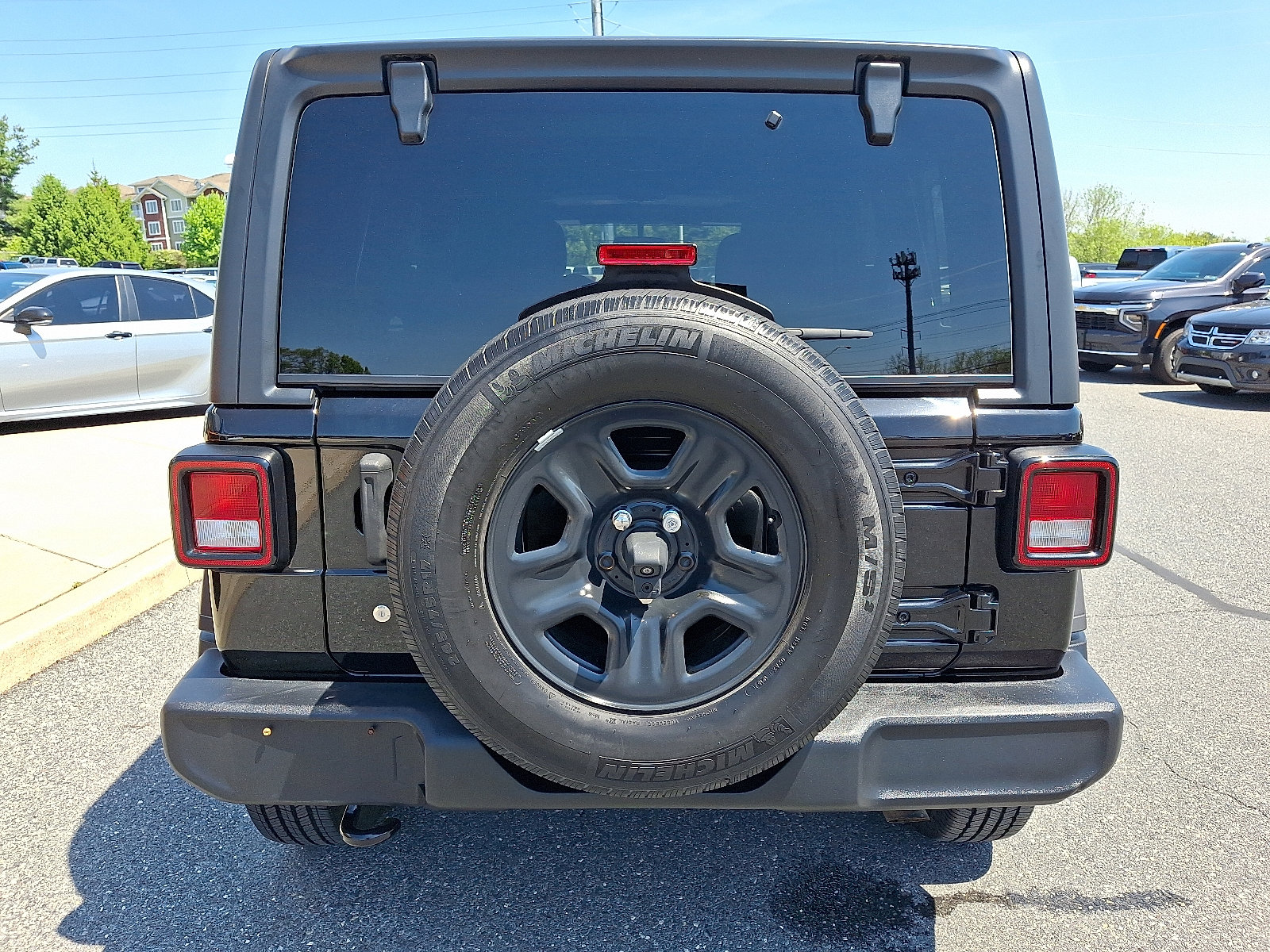 Used 2018 Jeep Wrangler Unlimited Sport AWD/4WD image 6