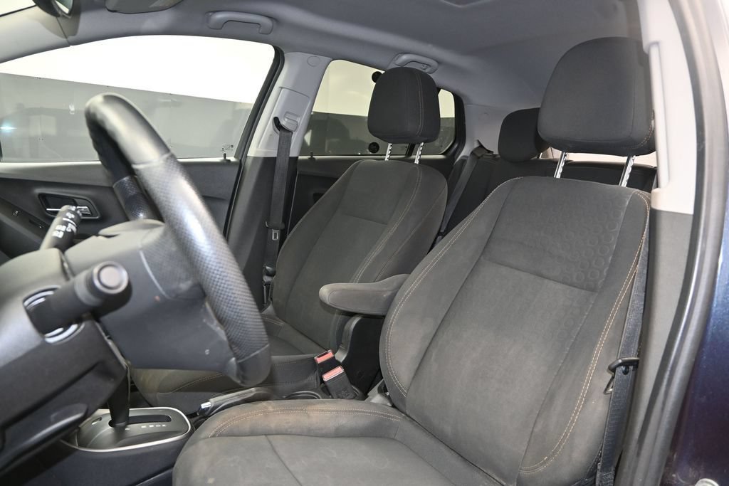 Used 2019 Chevrolet Trax LS w/ Tint and Cruise Package AWD/4WD image 18