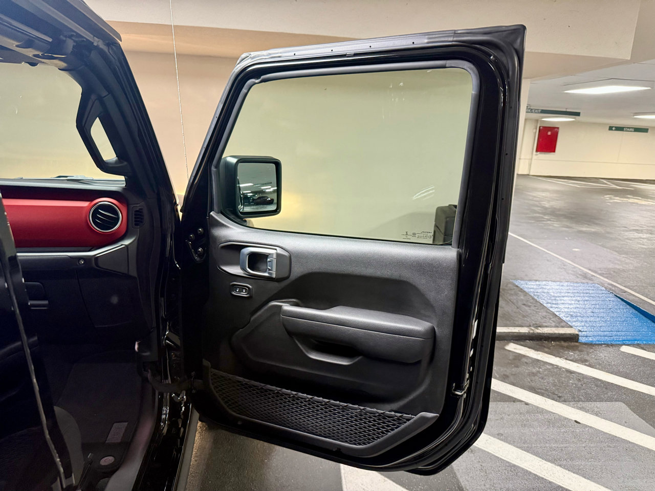 Used 2022 Jeep Gladiator Rubicon w/ Cold Weather Group image 32