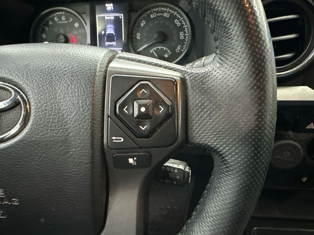 Used 2016 Toyota Tacoma TRD Off-Road w/ Towing Package image 17