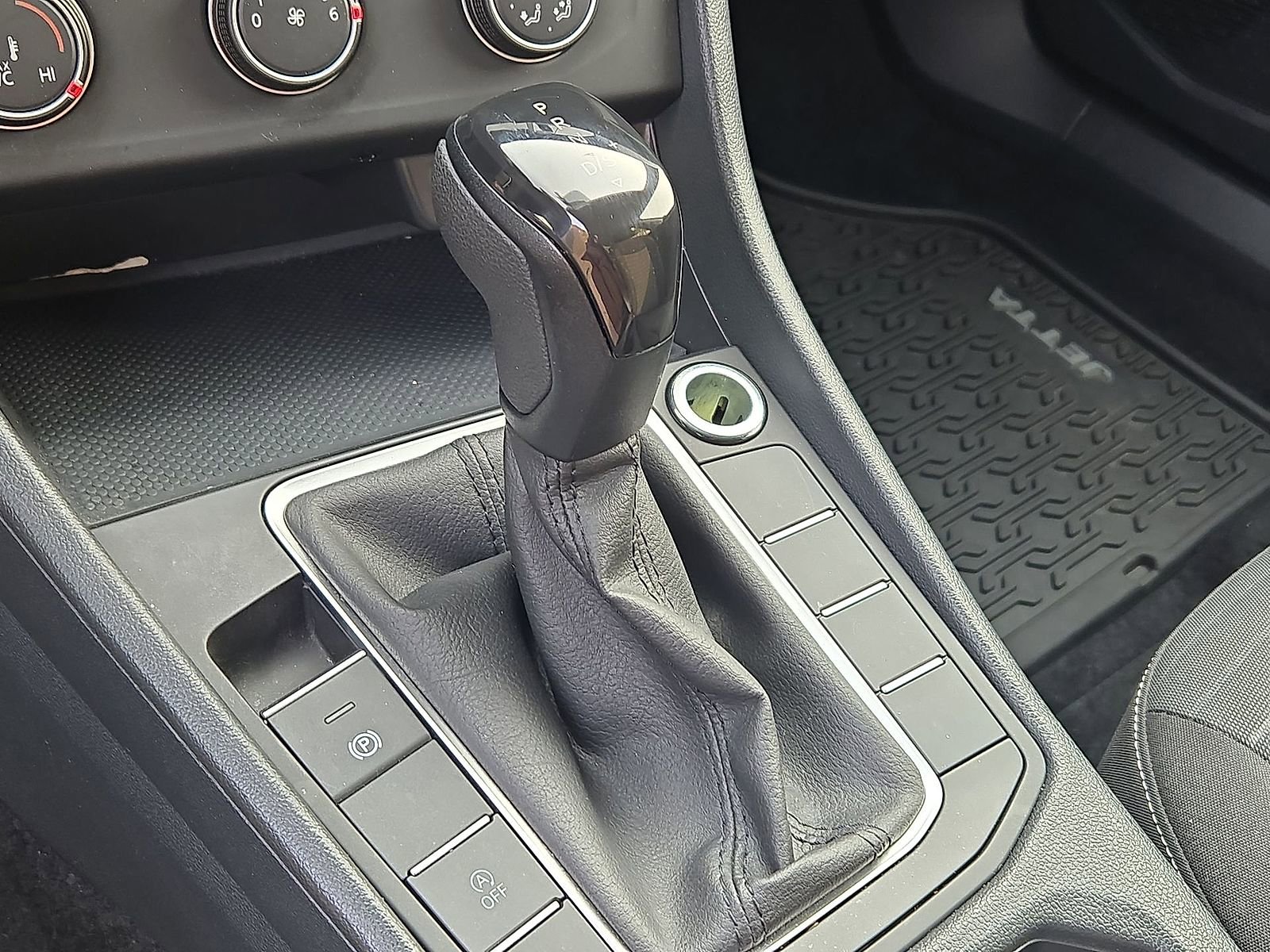 Used 2023 Volkswagen Jetta S image 18