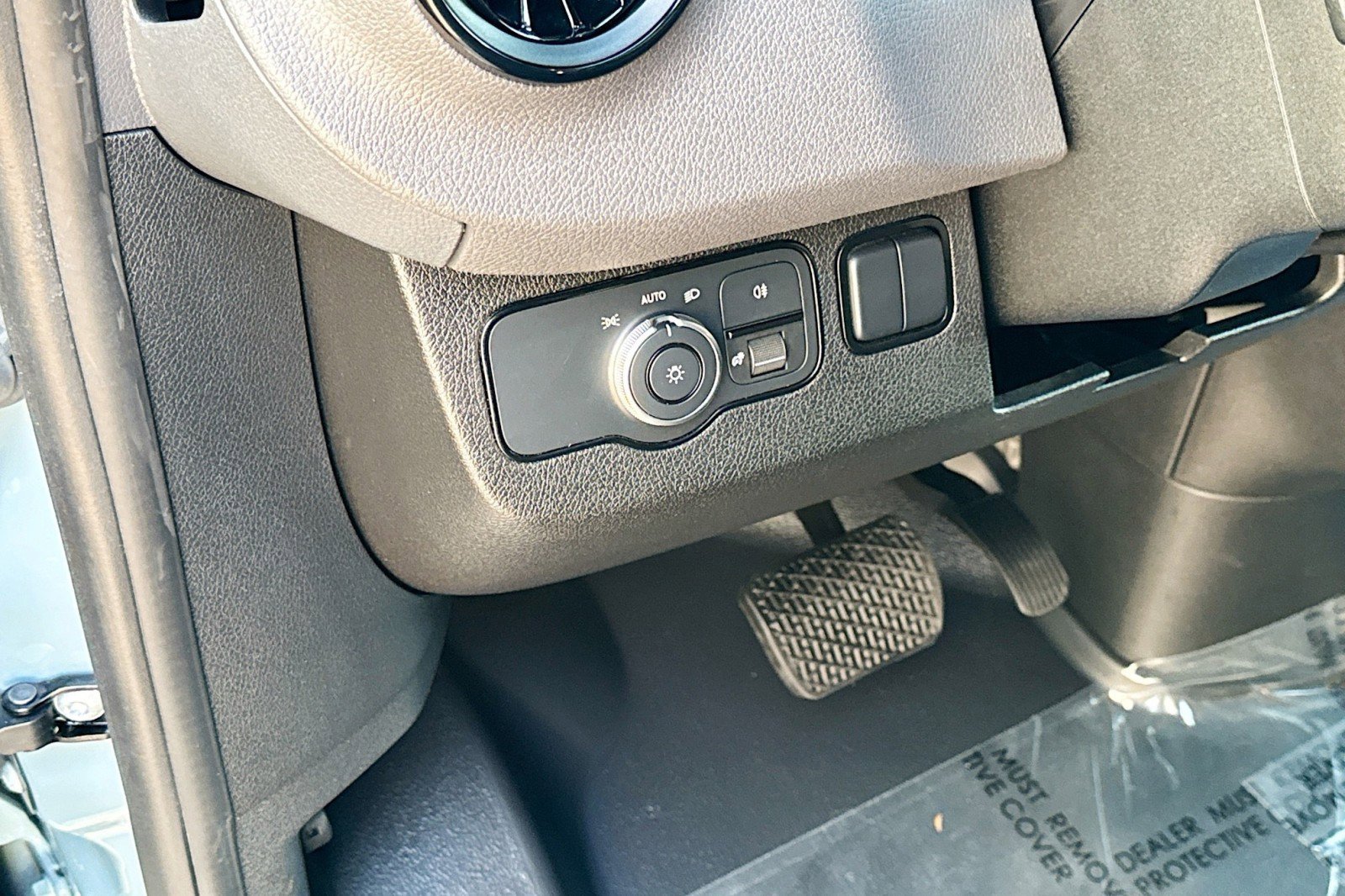 Used 2025 Mercedes-Benz Sprinter 2500 image 10