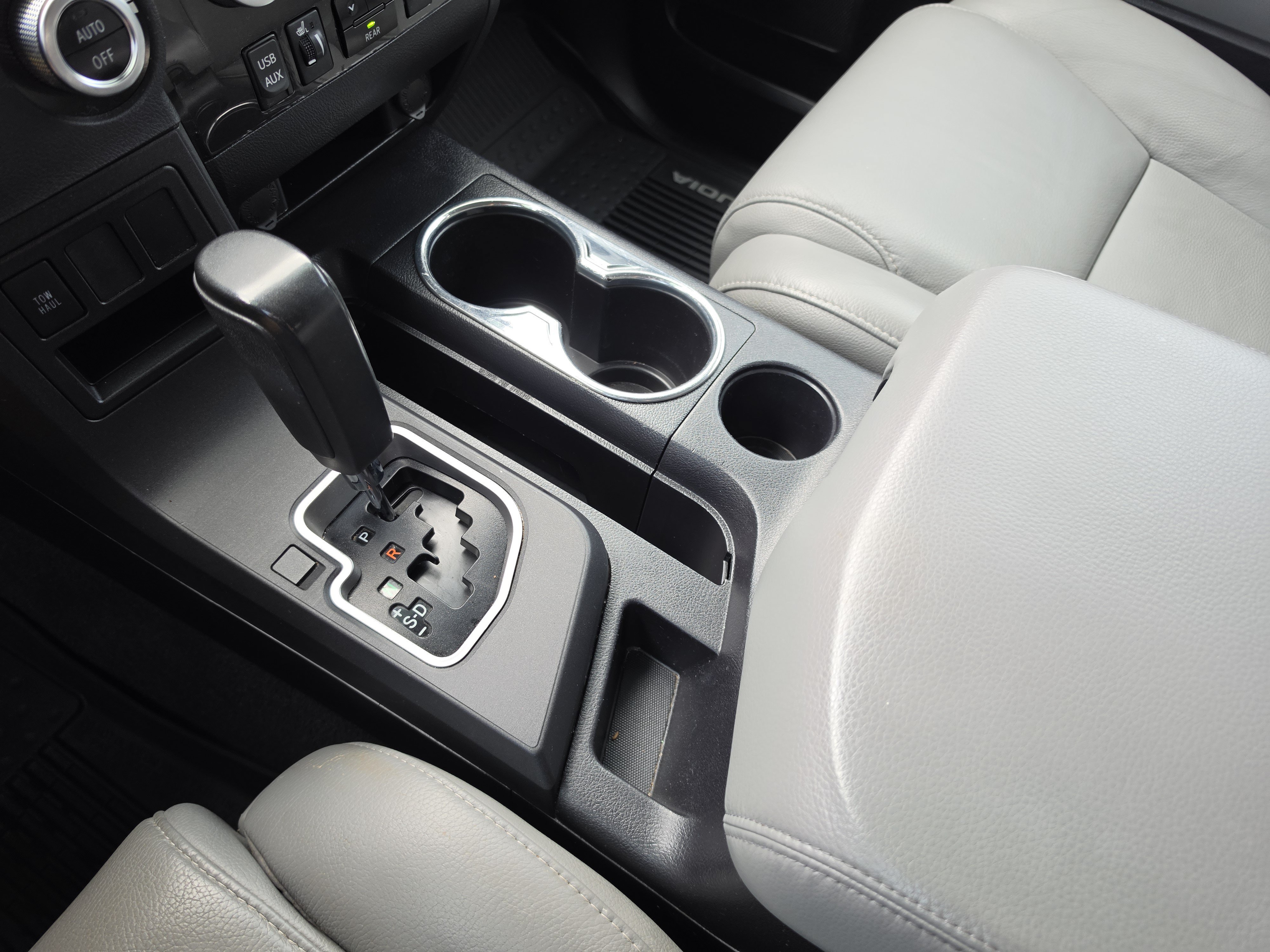 Used 2019 Toyota Sequoia Limited w/ Safety & Convenience Package RWD image 27