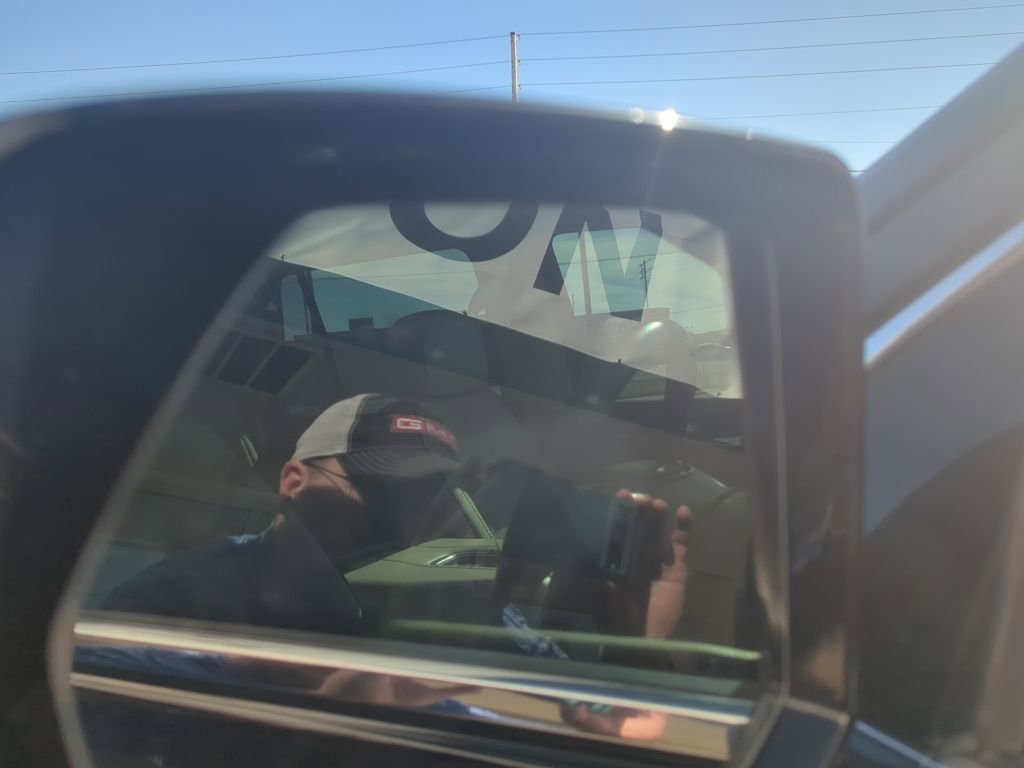 Used 2021 GMC Yukon Denali w/ Denali Premium Package image 23