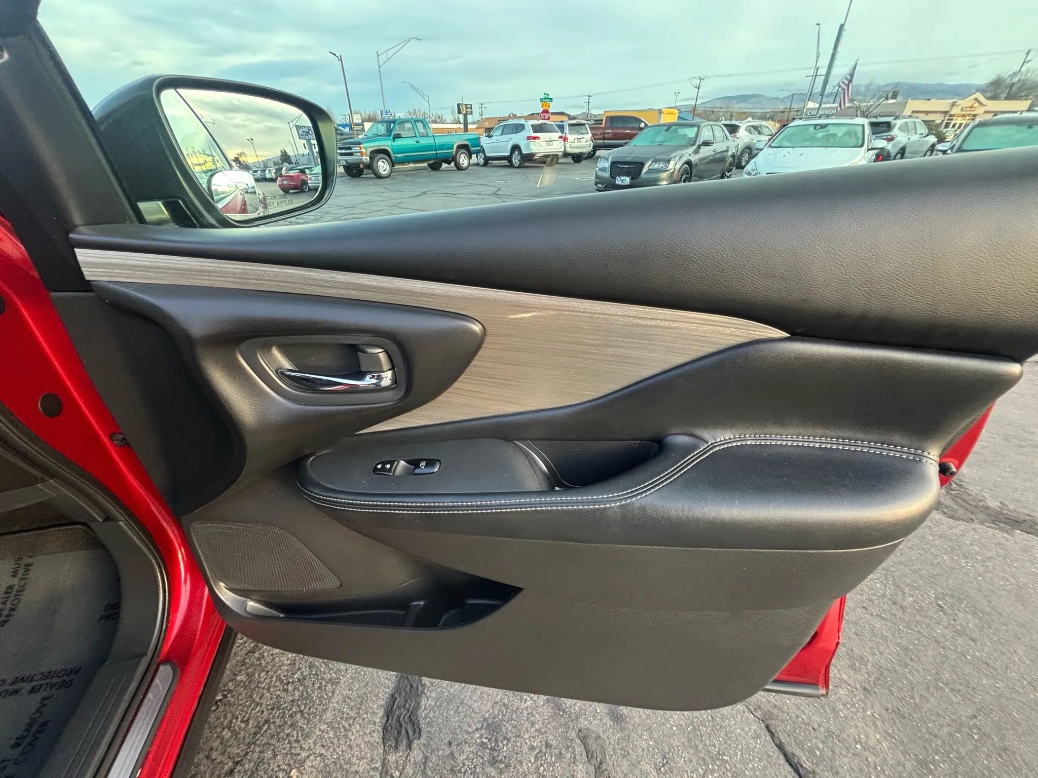 Used 2017 Nissan Murano SV image 14