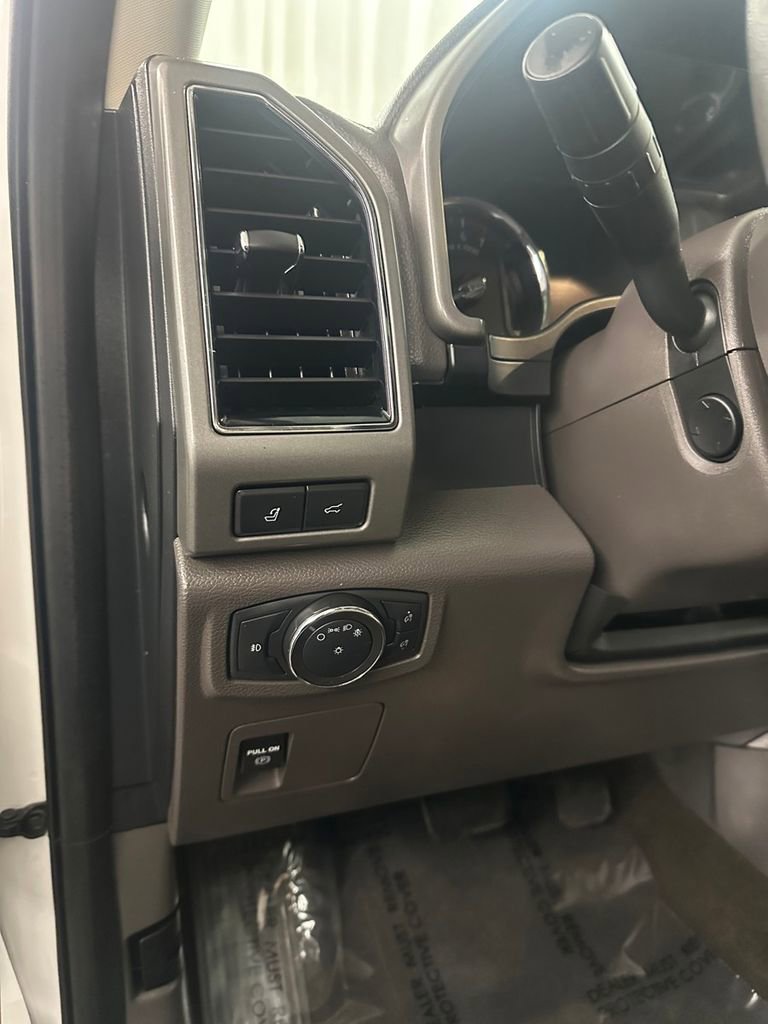 Used 2020 Ford Expedition XLT w/ Equipment Group 202A image 16