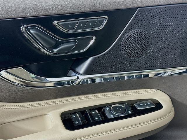 Used 2023 Lincoln Corsair Reserve w/ Equipment Group 201A image 18