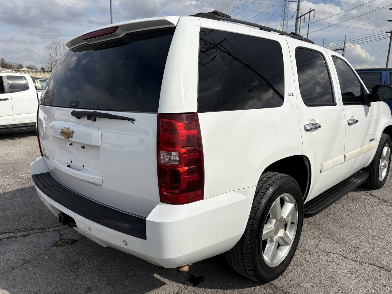 Used 2007 Chevrolet Tahoe LTZ w/ LTZ Preferred Equipment Group RWD image 8