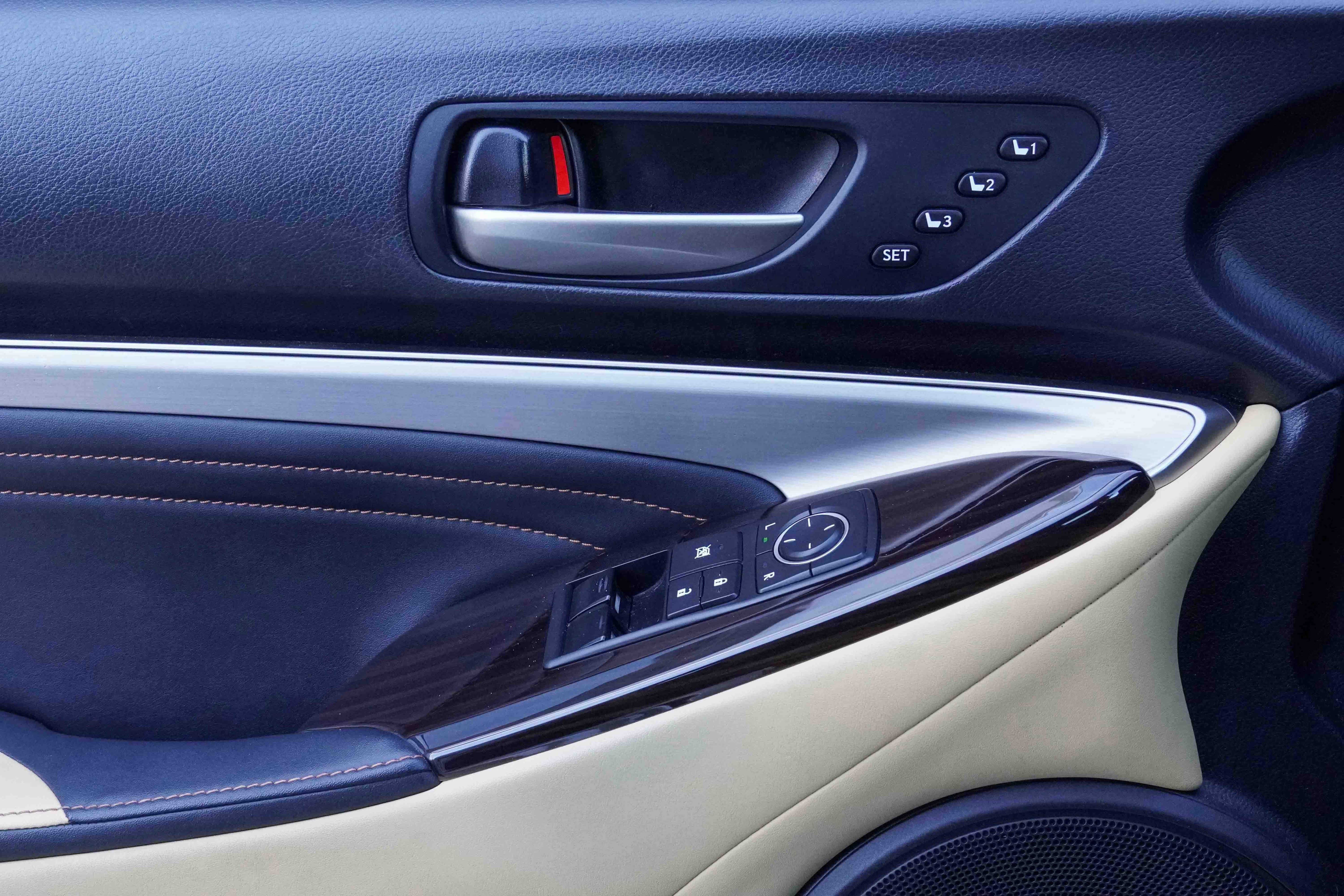 Used 2017 Lexus RC 200t image 16