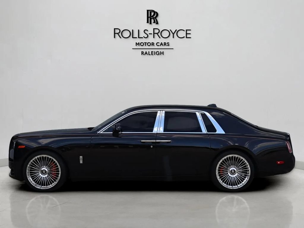 Used 2024 Rolls-Royce Phantom Sedan w/ The Phantom Package RWD image 4