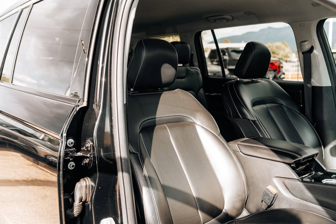 Used 2023 Jeep Grand Cherokee L Limited w/ Trailer Tow Group (B) image 50