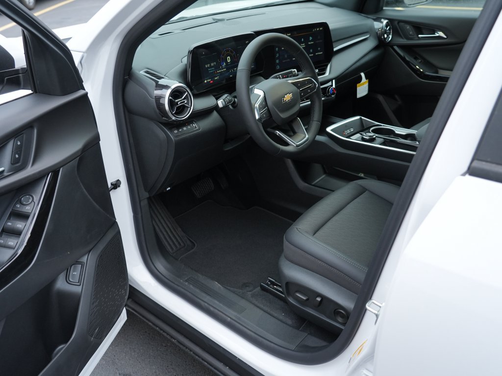 New 2027 Chevrolet Equinox LT w/ Convenience Package II AWD/4WD image 8