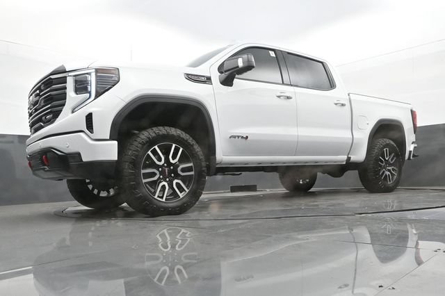 Used 2025 GMC Sierra 1500 AT4 w/ AT4 Premium Package AWD/4WD image 29