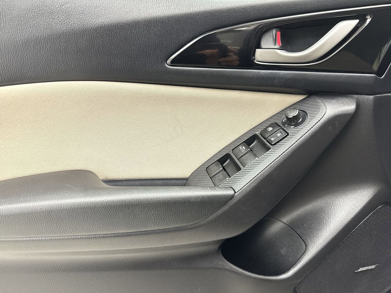 Used 2015 MAZDA MAZDA3 i Touring w/ Technology Package image 26