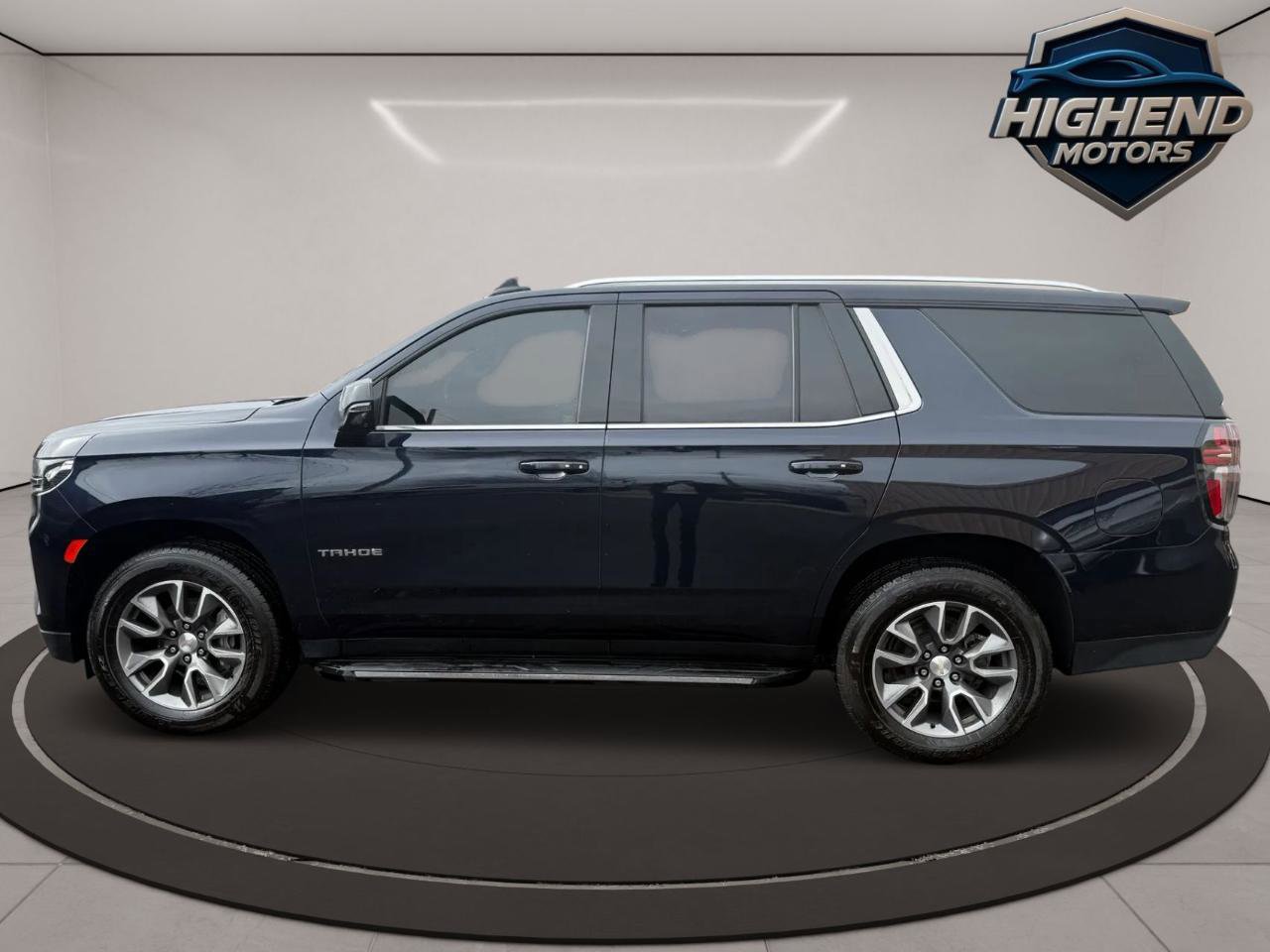 Used 2022 Chevrolet Tahoe LT w/ Luxury Package AWD/4WD image 3