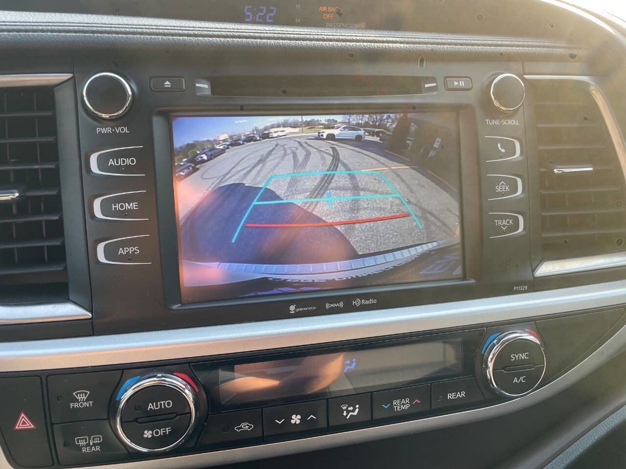 Used 2017 Toyota Highlander Plus AWD/4WD image 26