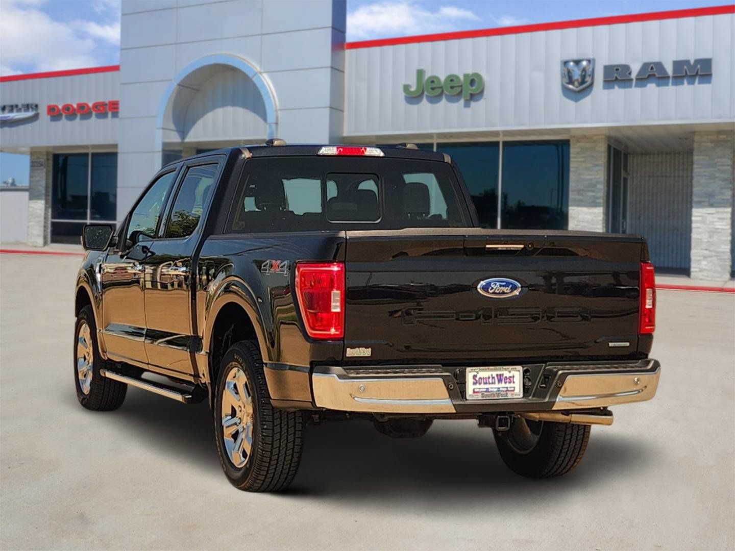 Used 2023 Ford F150 XLT w/ Equipment Group 302A High AWD/4WD image 4