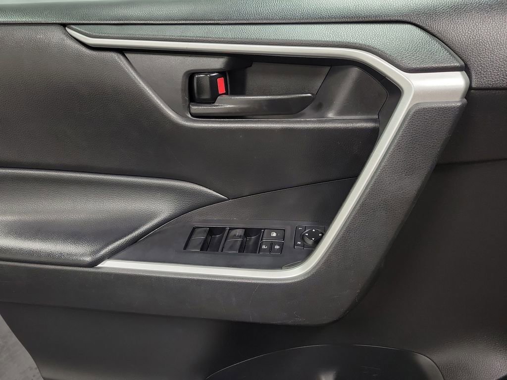 Used 2023 Toyota RAV4 LE AWD/4WD image 19