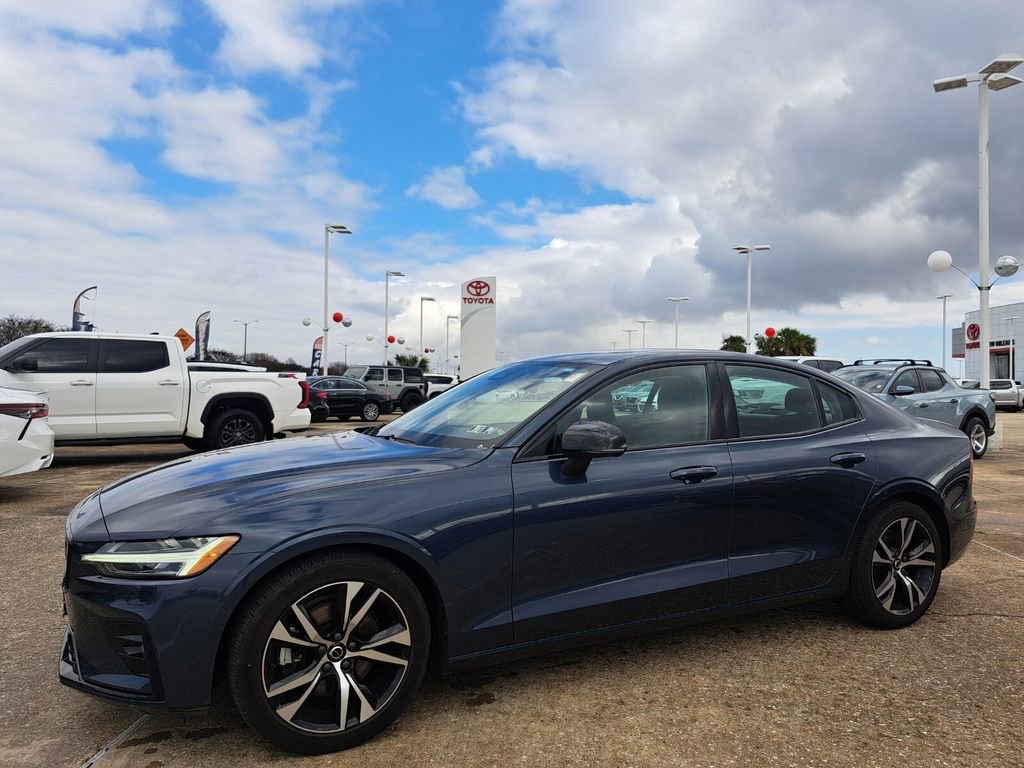 Used 2024 Volvo S60 B5 Core image 9