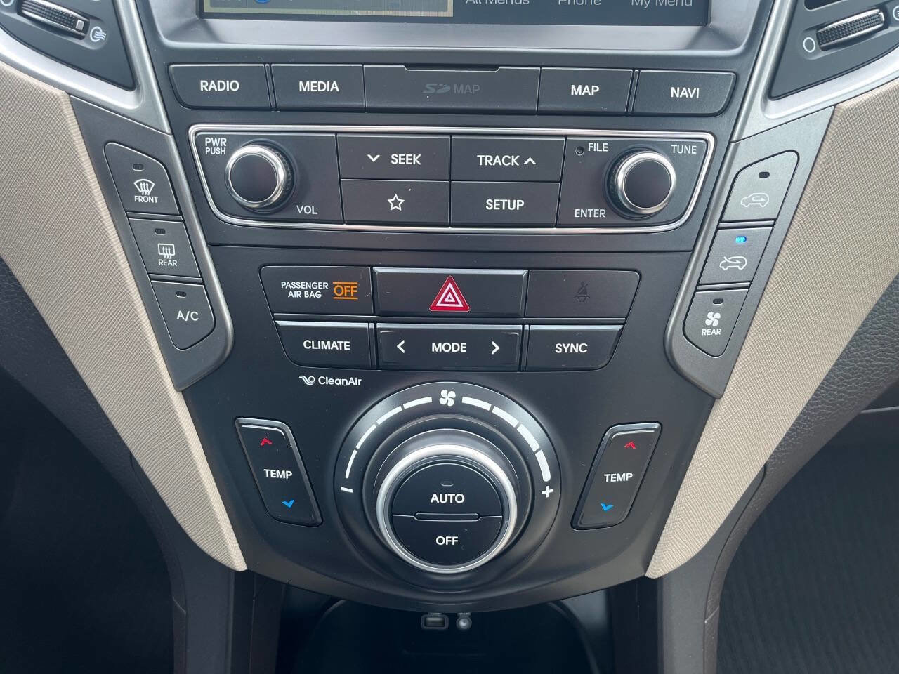 Used 2019 Hyundai Santa Fe XL image 21