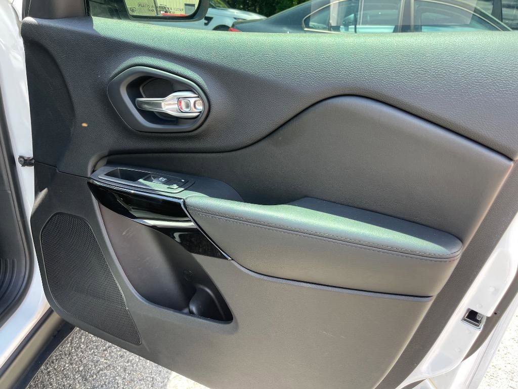 Used 2020 Jeep Cherokee Latitude Plus image 42