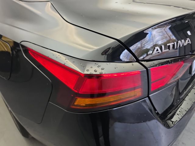 Used 2024 Nissan Altima 2.5 SV image 16