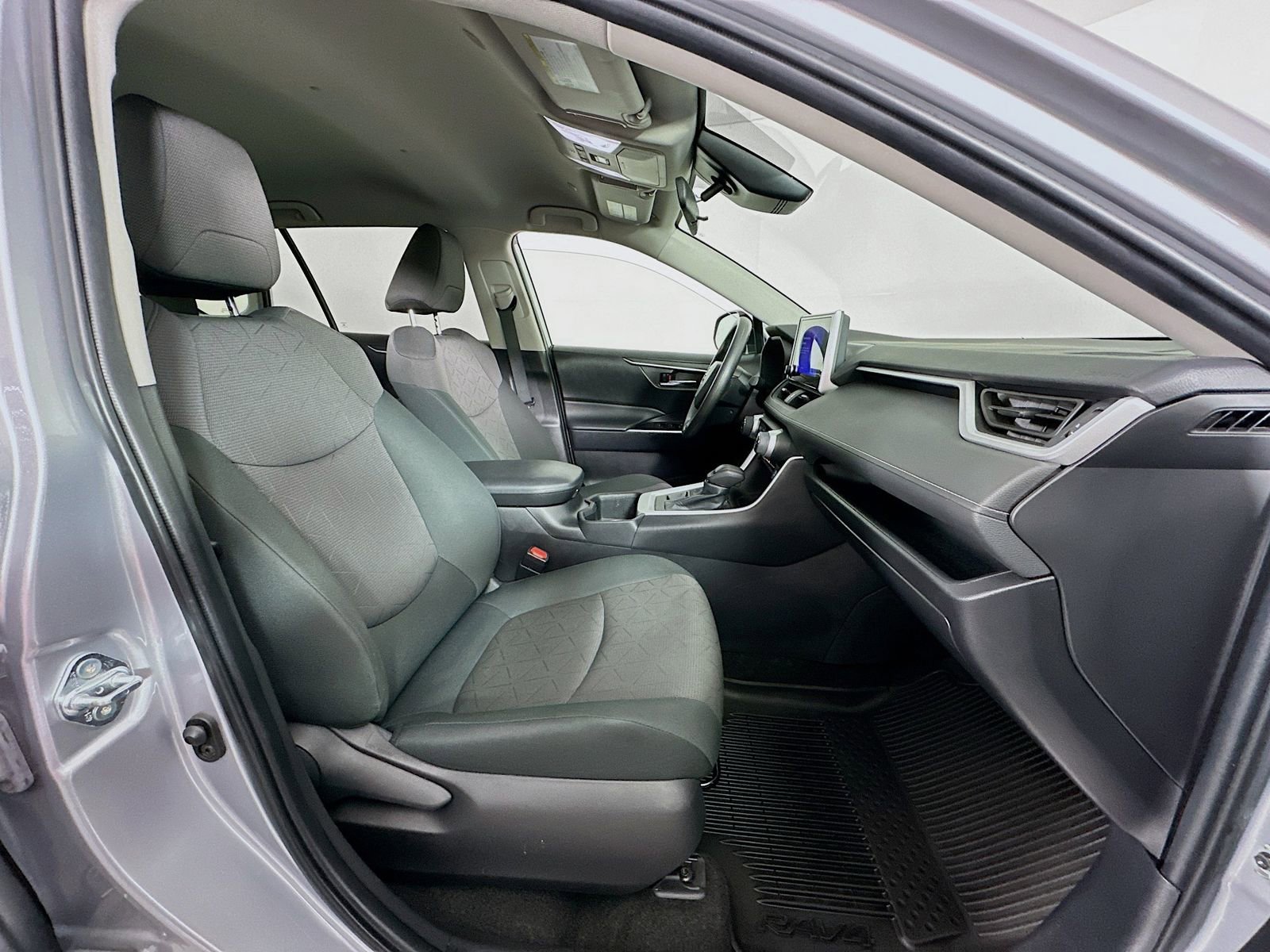 Used 2024 Toyota RAV4 XLE image 27